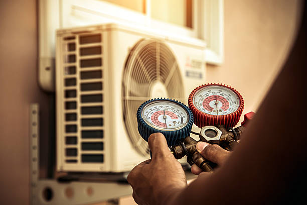 Professional Ac Installation technician working in Rio Vista, TX